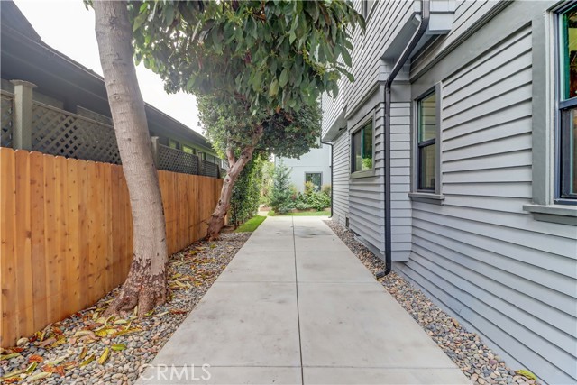 Detail Gallery Image 54 of 73 For 223 N. St. Andrews, Los Angeles,  CA 90004 - 7 Beds | 6/1 Baths