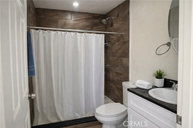 Detail Gallery Image 3 of 9 For 975 E Avenue B, Blythe,  CA 92225 - 5 Beds | 3 Baths