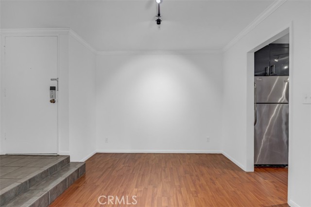 65 N Allen Avenue, Pasadena CA: https://media.crmls.org/medias/a76eedc0-c1d5-4a03-8000-fe3d9ccbc219.jpg