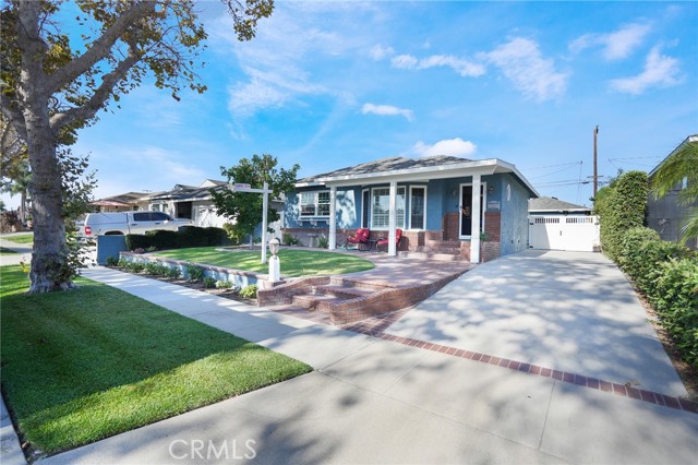 Detail Gallery Image 1 of 24 For 4843 Conquista Ave, Lakewood,  CA 90713 - 3 Beds | 2 Baths