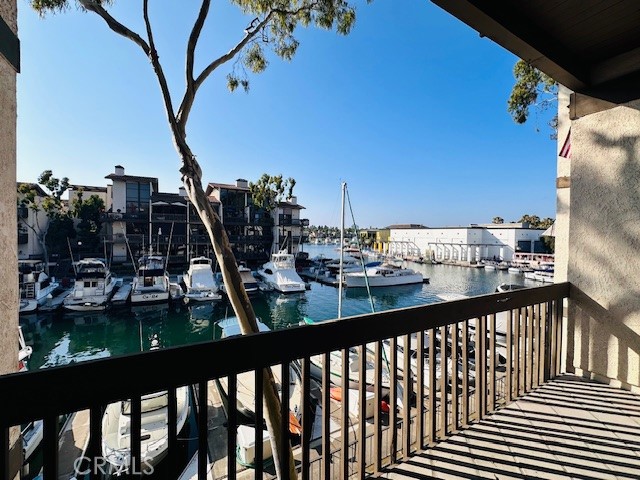 Detail Gallery Image 11 of 31 For 6229 Nw Marina Pacifica Dr, Long Beach,  CA 90803 - 2 Beds | 2/1 Baths