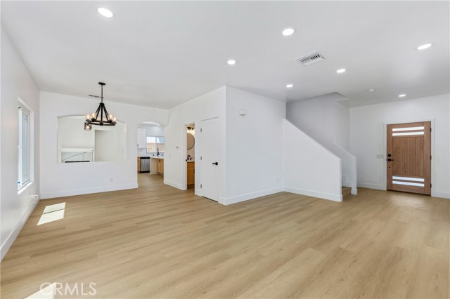 2504 N Fitzsimmons Avenue, Rialto CA: https://media.crmls.org/medias/a76f9a71-3687-4c93-a3b5-30c0cdc19867.jpg