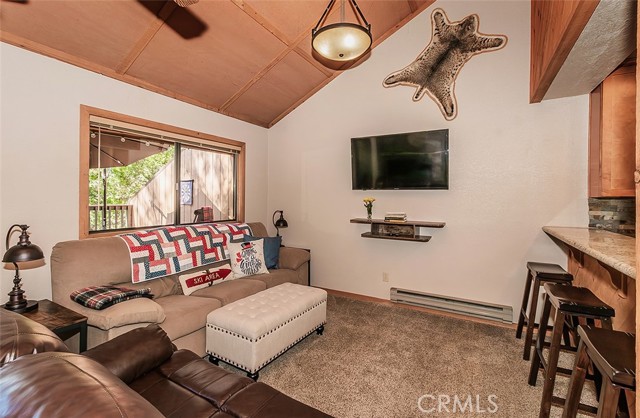 Detail Gallery Image 9 of 28 For 40744 Oakwoods, Shaver Lake,  CA 93664 - 2 Beds | 2 Baths