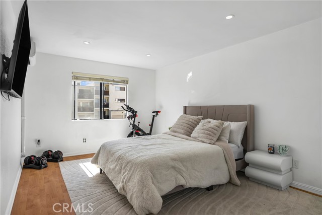 Detail Gallery Image 12 of 17 For 18530 Hatteras St #213,  Tarzana,  CA 91356 - 2 Beds | 2 Baths