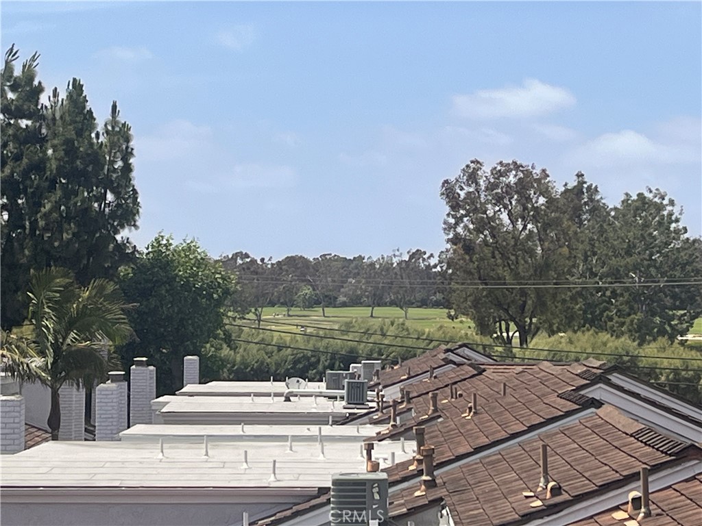 https://media.crmls.org/medias/a7715ea5-a5f2-4c94-a385-9982f9364f63.jpg?preset=X-Large