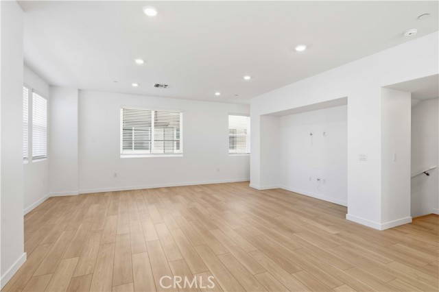 Detail Gallery Image 10 of 29 For 9329 via Azul, Pico Rivera,  CA 90660 - 3 Beds | 3 Baths