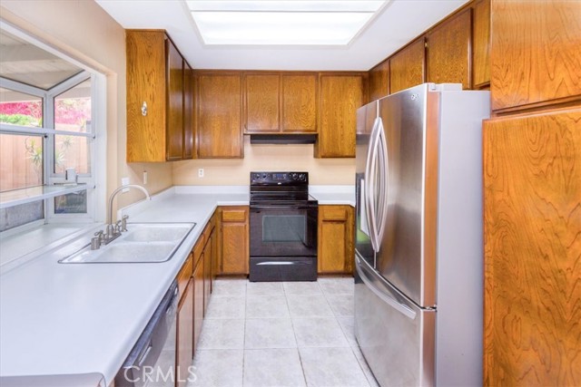 5709 Holly Ridge Drive, Camarillo CA: https://media.crmls.org/medias/a7735d65-499e-44cb-8a02-4423113bf55b.jpg