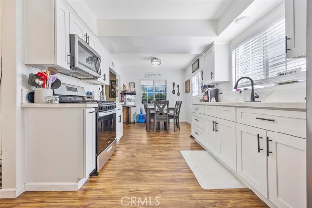 17373 Reed Street, Fontana CA: https://media.crmls.org/medias/a773a8cd-c181-41d1-aaac-65256e9660a2.jpg