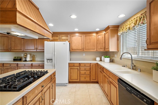 18452 Tamarind Street, Fountain Valley CA: https://media.crmls.org/medias/a774a474-e893-4521-b83a-572430e39598.jpg