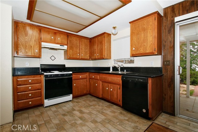 56616 Joshua, Yucca Valley CA: https://media.crmls.org/medias/a7751c88-d730-455a-a5bf-0996afcb18e5.jpg