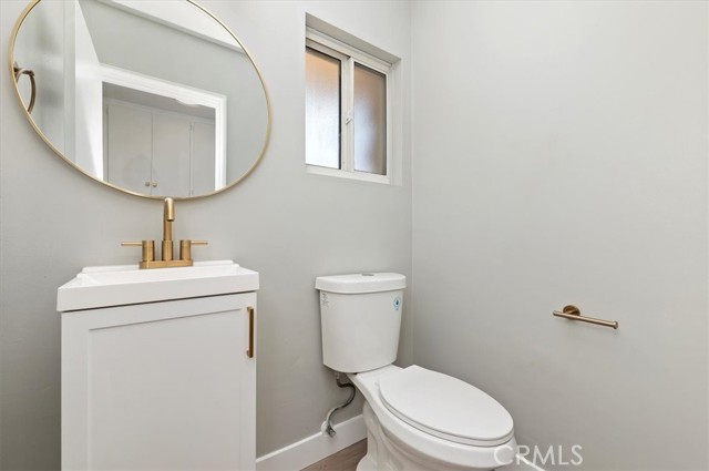 Detail Gallery Image 24 of 41 For 2111 Elsinore Rd, Riverside,  CA 92506 - 3 Beds | 2/1 Baths