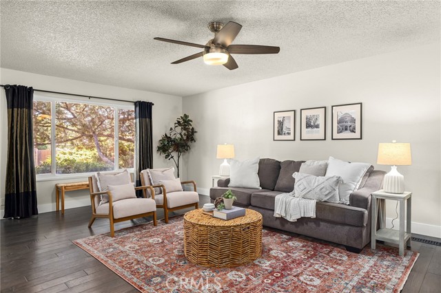 Detail Gallery Image 2 of 40 For 1702 Oak Vista Avenue, Chico,  CA 95926 - 3 Beds | 2 Baths