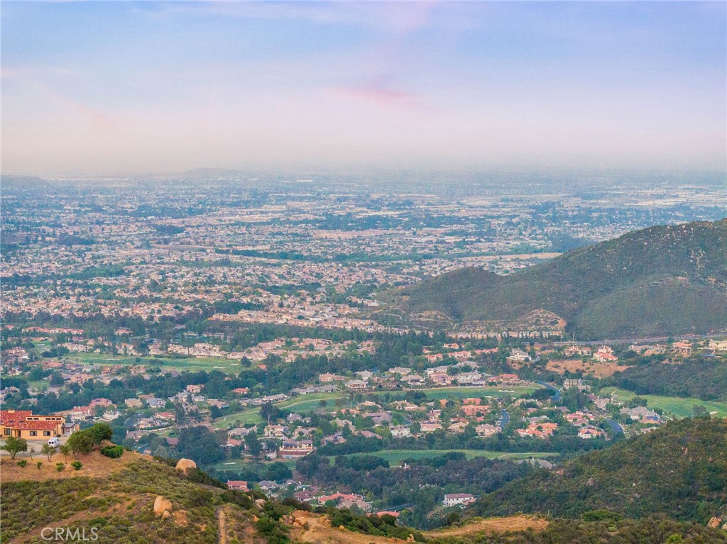 https://media.crmls.org/medias/a775867e-de92-4d44-a907-c984dc5c0d8a.jpg?preset=X-Large