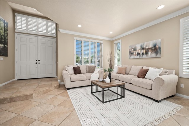 6 Las Plumas, Rancho Santa Margarita CA: https://media.crmls.org/medias/a7759e49-592a-4a1d-8940-2e71e930a093.jpg