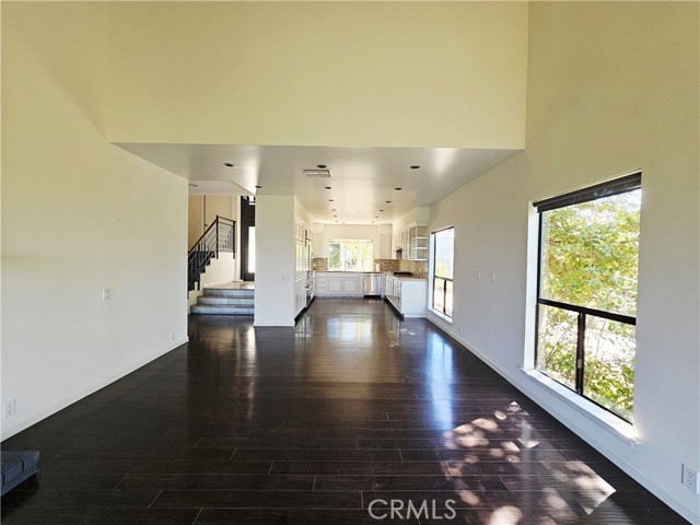 3622 Roberts View Place, Studio City CA: https://media.crmls.org/medias/a775e63b-4eb3-484c-8da0-4382f94c5189.jpg