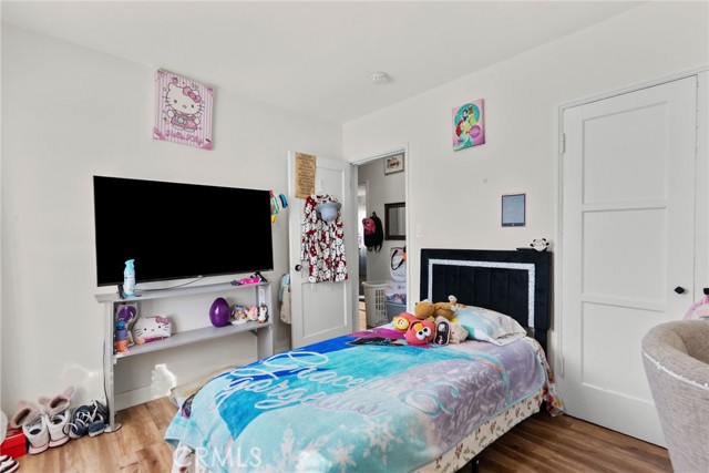 Detail Gallery Image 10 of 23 For 11816 Victory Bld, North Hollywood,  CA 91606 - 4 Beds | 2 Baths