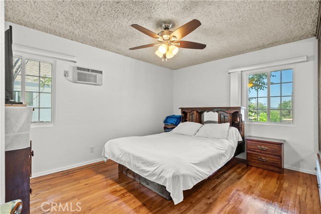 Detail Gallery Image 13 of 19 For 10339 Fernglen Ave, Tujunga,  CA 91042 - 2 Beds | 1 Baths
