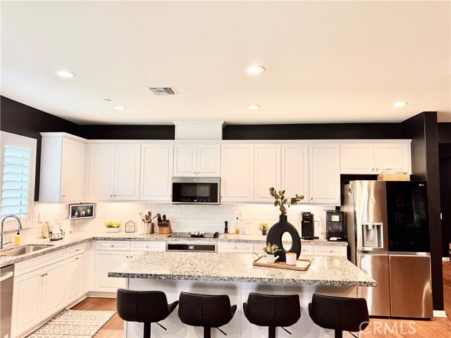 28382 Hopscotch Drive, Menifee CA: https://media.crmls.org/medias/a777de63-dabe-4fbd-a21e-eb9f1cf80af2.jpg