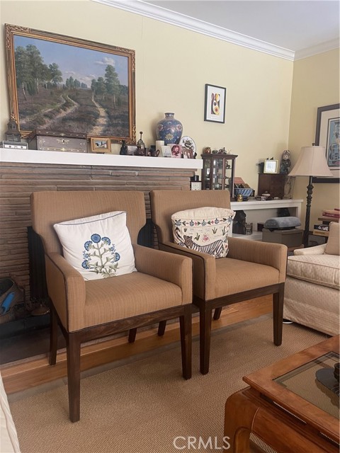 308 N Bowling Green Way, Los Angeles CA: https://media.crmls.org/medias/a7790a17-ea8b-40c4-90c6-d0fb2d10eed4.jpg