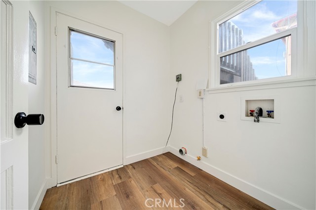 4427 Exposition Boulevard, Los Angeles CA: https://media.crmls.org/medias/a77a5ffe-bb57-40f4-a7d7-06775820d16f.jpg