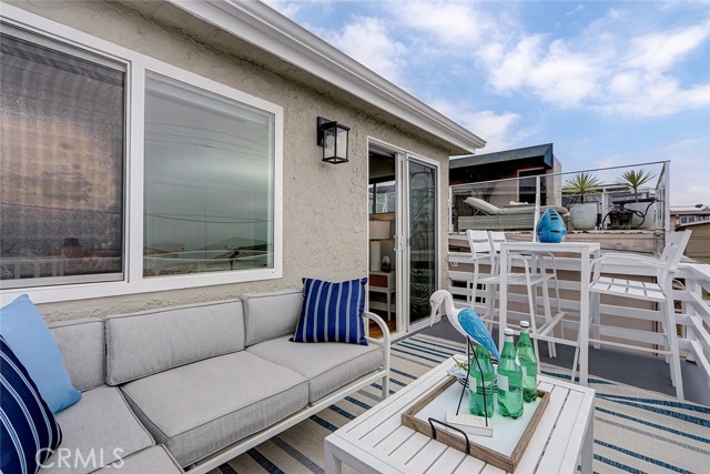 Detail Gallery Image 5 of 32 For 320 31 St, Manhattan Beach,  CA 90266 - 3 Beds | 2/1 Baths