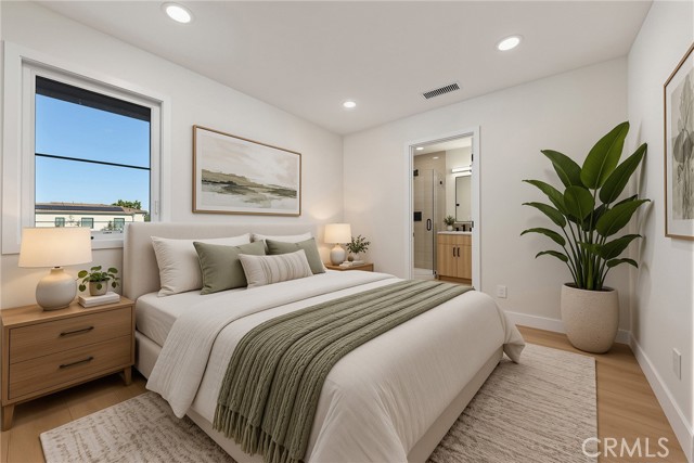 1025 La Cadena, B photo 26