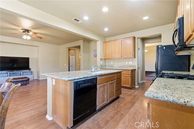 Detail Gallery Image 13 of 55 For 741 Amor, San Jacinto,  CA 92582 - 5 Beds | 2/1 Baths