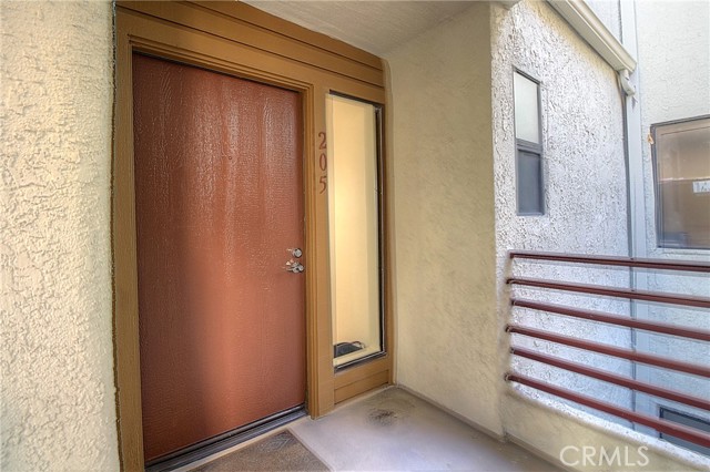 Detail Gallery Image 3 of 40 For 400 N Louise St #205,  Glendale,  CA 91206 - 2 Beds | 2 Baths