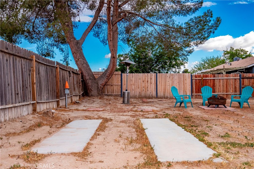 https://media.crmls.org/medias/a77c238b-09ca-4981-98c9-66d36739bf34.jpg?preset=X-Large