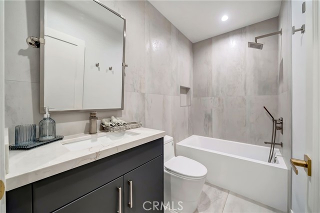 Detail Gallery Image 51 of 72 For 5355 Aldea Ave, Encino,  CA 91316 - 5 Beds | 5/1 Baths