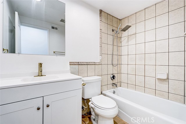 20102 Plaza De Madrid, Cerritos CA: https://media.crmls.org/medias/a77c9299-7c74-4b3f-a3a3-750e6dc81f7a.jpg
