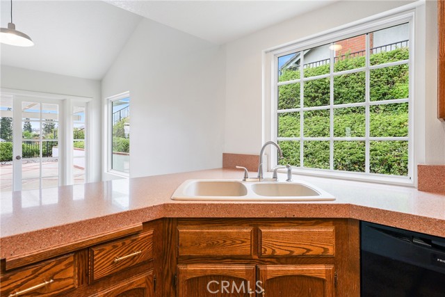 614 S Pathfinder Trail, Anaheim Hills CA: https://media.crmls.org/medias/a77d08ae-6a43-437a-a8a3-74c03a42573b.jpg