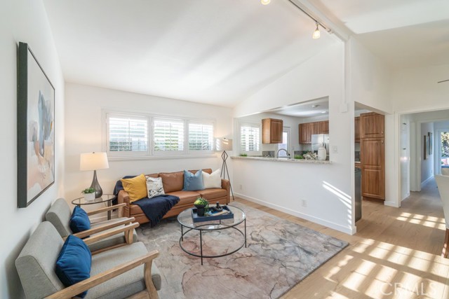 Detail Gallery Image 2 of 25 For 309 E Silva St, Long Beach,  CA 90805 - 2 Beds | 1 Baths