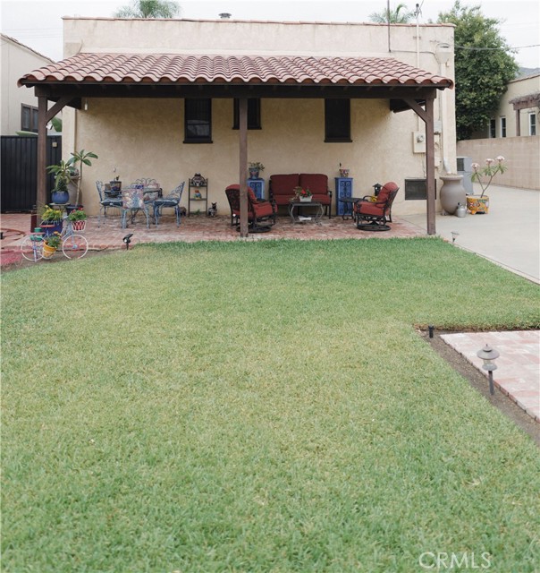 424 W 11th Street, Azusa CA: https://media.crmls.org/medias/a77e753d-d7fa-4ab1-808c-1934f1aa25a3.jpg