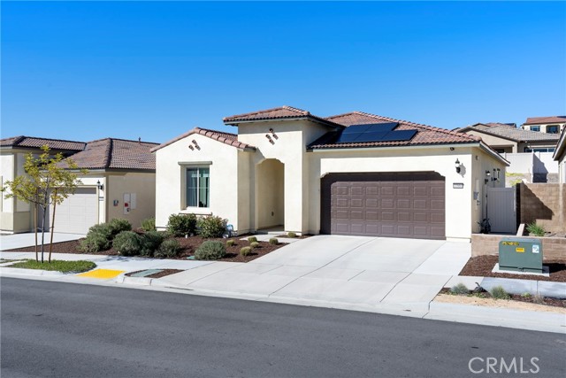 Detail Gallery Image 1 of 75 For 11880 Discovery Ct, Corona,  CA 92883 - 3 Beds | 2 Baths