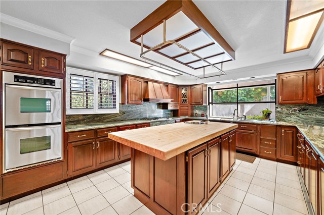 Detail Gallery Image 14 of 56 For 1851 Pitcairn, Costa Mesa,  CA 92626 - 4 Beds | 4 Baths