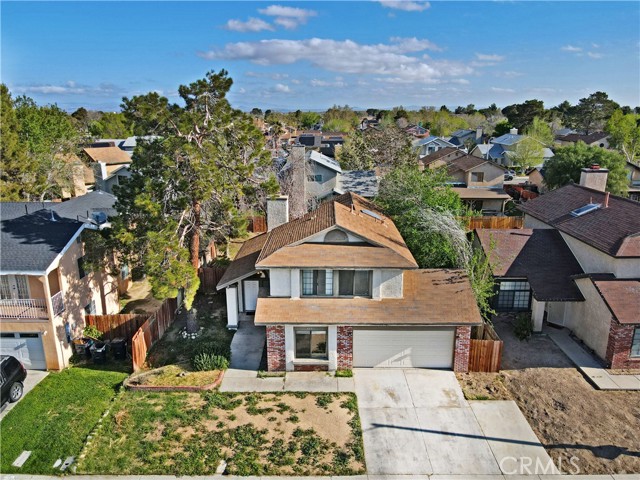 Detail Gallery Image 4 of 45 For 523 E Kettering St, Lancaster,  CA 93535 - 4 Beds | 3 Baths