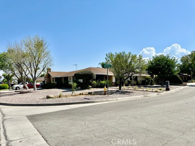 Detail Gallery Image 2 of 43 For 41420 La Mision Way, Hemet,  CA 92544 - 4 Beds | 2 Baths