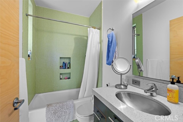 Detail Gallery Image 36 of 46 For 604 33rd St, Manhattan Beach,  CA 90266 - 4 Beds | 5/1 Baths