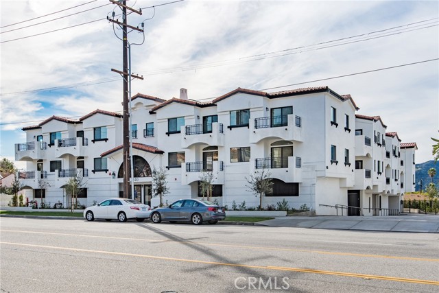 Detail Gallery Image 2 of 37 For 2340 Montrose Ave #203,  Montrose,  CA 91020 - 3 Beds | 2 Baths