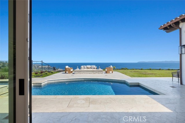 Detail Gallery Image 12 of 66 For 32042 Isthmus View Dr, Rancho Palos Verdes,  CA 90275 - 6 Beds | 6/2 Baths