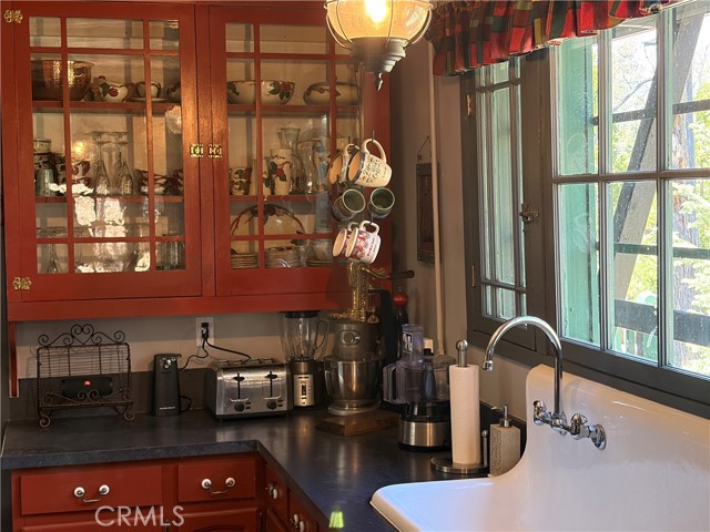 Detail Gallery Image 8 of 57 For 120 Barton Flats, Angelus Oaks,  CA 92305 - 2 Beds | 1 Baths