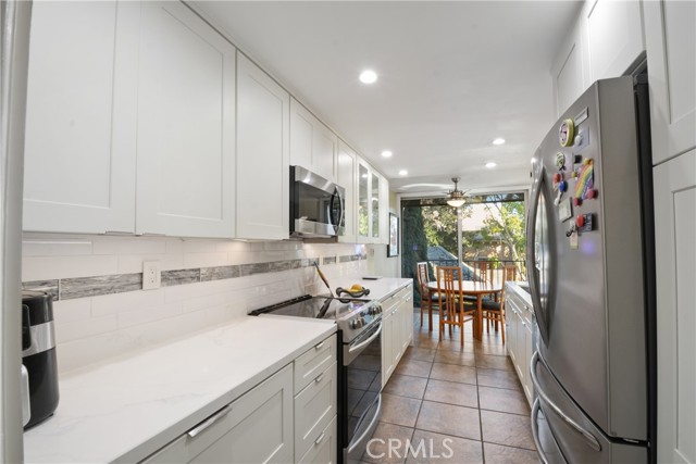 Detail Gallery Image 19 of 30 For 2101 E 2nd St #305,  Long Beach,  CA 90803 - 2 Beds | 2 Baths