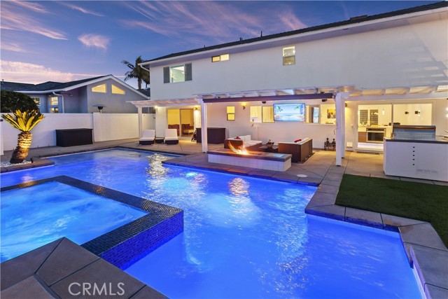Detail Gallery Image 40 of 61 For 20191 Imperial Cove Ln, Huntington Beach,  CA 92646 - 3 Beds | 3 Baths
