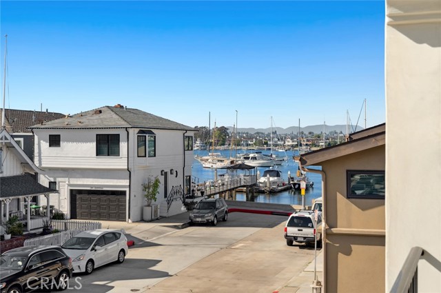 318 Coronado Street, Newport Beach CA: https://media.crmls.org/medias/a782ed25-5c32-435b-be5a-6b670f78cb3a.jpg