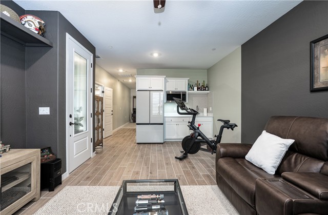 Detail Gallery Image 12 of 32 For 1093 Traverse Dr, Madera,  CA 93636 - 4 Beds | 3/1 Baths
