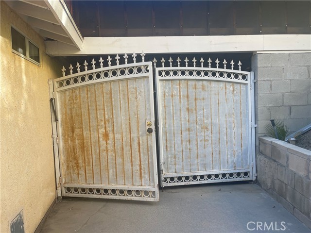 Detail Gallery Image 19 of 22 For 5700 Kelvin, Woodland Hills,  CA 91367 - 3 Beds | 3 Baths