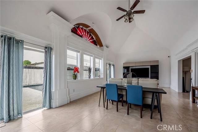 1363 N San Antonio Ave, Upland CA: https://media.crmls.org/medias/a783d401-86eb-4a98-858e-2d8ae301ab88.jpg