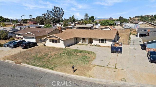 4949 California Avenue, Norco CA: https://media.crmls.org/medias/a784fb06-e4df-427f-b5dd-917b733a157c.jpg