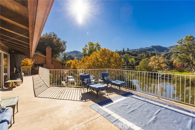 Detail Gallery Image 7 of 54 For 2232 Lakeshore, Agoura Hills,  CA 91301 - 3 Beds | 3 Baths
